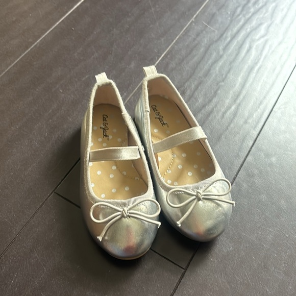 Cat & Jack silver flats size 7 & Carter's metallic floral rope sandals size 7 - Picture 4 of 5